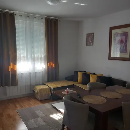 Apartament Apartman Sweethome *